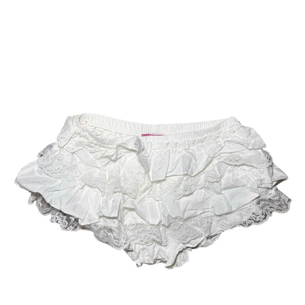 Edikted Women's White Shorts